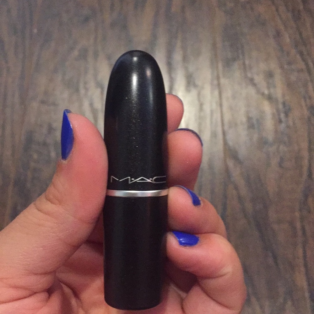 Mac satin lipstick color is faux